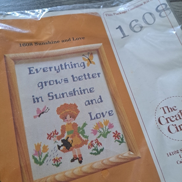 Creative Circle Sunshine and Love Cross Stitch Kit #1608 - Picture 2 of 5